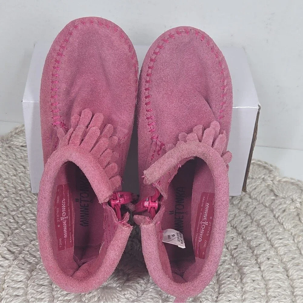 Minnetonka 2 Layer Fringe Booties Toddler Girls 6 Pink Suede Moccasin Barbie